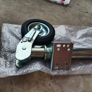 <span class=keywords><strong>Roue</strong></span> jockey de <span class=keywords><strong>remorque</strong></span> avec charge de barre de traction de <span class=keywords><strong>350</strong></span> kg <span class=keywords><strong>roue</strong></span> avant de 60 mm avec support de stationnement de <span class=keywords><strong>roue</strong></span> de <span class=keywords><strong>remorque</strong></span> à manivelle pour <span class=keywords><strong>remorque</strong></span> de bateau de camping - Product Image 4