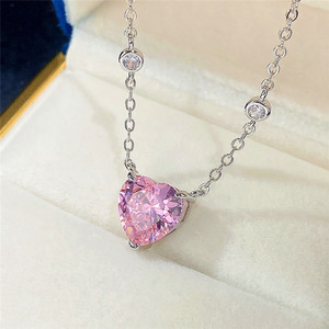 Collana Rosa Dolce per Donne, Semplice Catena da Indossare Quotidianamente, Accessorio per la Clavicola - Product Image 1