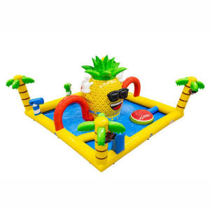Castillo Inflable Acuático con Tobogán, Piscina, Pistola de Agua y Juegos Deportivos para Niños, Estilo Piña - Product Image 2