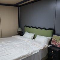 Maison conteneur moderne extensible de 20 pieds, 2-3 chambres, avec patio ombragé et porte vitrée pour hôtel-resort