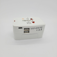 Adaptateur de voyage universel mondial portable de mode mondiale avec 2 prises USB et type-c pour chargeur USB intelligent