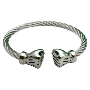 <span class=keywords><strong>Bracelet</strong></span> à breloques tendance pour hommes avec un design cool Couronne de poing en câble métallique tissé en acier inoxydable doré Accessoires personnalisés Vente en gros - Product Image 6