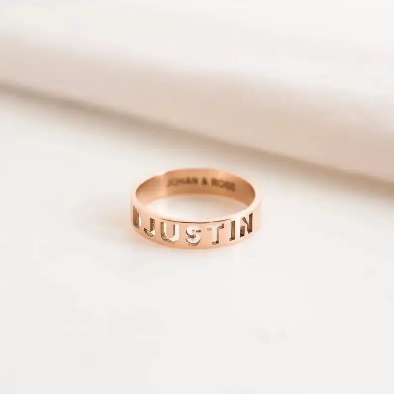 Anillos con texto y palabras con logotipo personalizado, anillos huecos chapados en oro de acero inoxidable para mujer, anillos de joyería personalizados