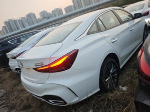 2025 MG5コンパクトセダン1.5Tガス車中国製売れ筋左ハンドル付き - Product Image 5