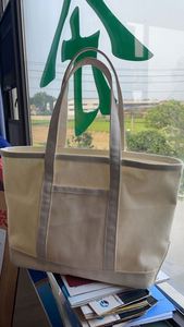 High Quality Customizable Eco-Friendly Canvas Tote Bags Wholesale Shopping Bags with Low MOQ and <b>Printed</b> Logo - Product Image 3