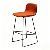 Tabouret de bar pivotant moderne et commercial avec pieds électroplaqués et base en bois, couleur personnalisable pour hôtel, salon, bistrot, lieu de travail