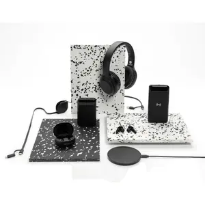 Auriculares TWS de plástico reciclado, dispositivos sostenibles - Product Image 2