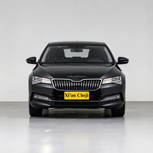 2025 Skoda <span class=keywords><strong>Superb</strong></span> TSI DSG Versione Premium Berlina di Medie Dimensioni Ricambi Auto Accessori Completi per il Mercato Europeo - Product Image 4