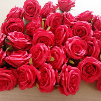 Prix raisonnable, fabricant professionnel, prix de gros, têtes de fleurs artificielles en soie blanches pour la remise des diplômes et le Nouvel An