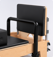 Reformer de Pilates Profesional de Madera de Arce con Torre de Cuerdas de Aluminio y Cama Central para Entrenamiento en Estudio