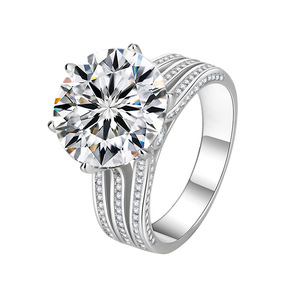 Anillo de Lujo Ligero de Plata de Ley 925 <span class=keywords><strong>con</strong></span> <span class=keywords><strong>Tres</strong></span> Hileras de Moissanita de 10 Quilates Color D para Mujer, Anillo de Compromiso y Boda - Product Image 1