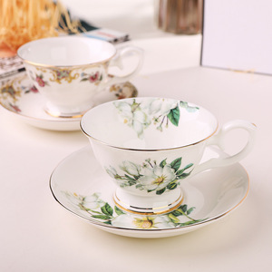 Taza de Té y Platillo de Porcelana Fina con Diseño Floral de <span class=keywords><strong>Magnolia</strong></span>, Estilo Británico con Borde Dorado, Taza de <span class=keywords><strong>Café</strong></span> de Porcelana con Logotipo Personalizado para Regalo de Té de la Tarde - Product Image 3