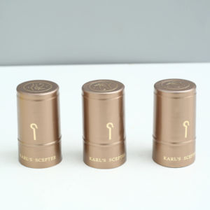 कस्टम गोल्ड वाइन ग्लास कैप वाइन बोतल कैप वाइन एल्यूमीनियम-प्लास्टिक कैप्सूल बोतल - Product Image 1