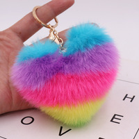 Accessoires de porte-clés en gros 2025, style cœur simple, pelucheux, mignon, pompon en fausse fourrure de 8 cm, porte-clés en fourrure