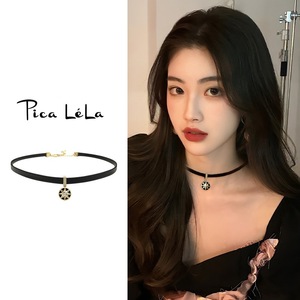 สร้อยคอสุดพิเศษข้ามพรมแดน ดีไซน์หรูหราเบาๆ สไตล์วินเทจสำหรับผู้หญิง สร้อยคอระดับไฮเอนด์ จี้เก๋ๆ สำหรับคล้องคอ - Product Image 2