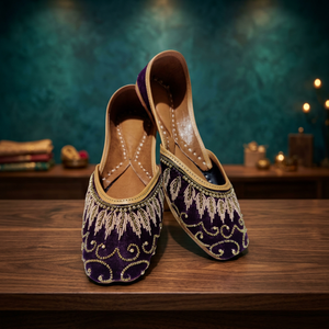 Chaussures pour femmes de haute qualité BS INTERNATIONAL, broderie indienne fantaisie, décoration en cristal, motif floral, nouvelle tendance de la mode, authentiques - Product Image 2