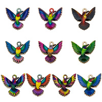 Venta al por mayor de 20 piezas de dijes de colibrí esmaltados para la fabricación de joyas DIY, colgantes de pájaros chapados en oro de 18K, accesorios para collares y pulseras estilo boho