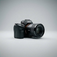 Appareil photo Sony Alpha 7 III (ILCE-7M3) d'occasion avec objectif 50mm f/1.8, 24.2MP, plein format, vidéo 4K, kit portrait et vlogging, faible vitesse de déclenchement