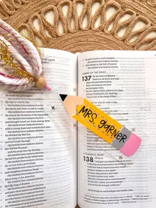 Marcapáginas de Acrílico con Forma de Lápiz <span class=keywords><strong>para</strong></span> Maestros, Marcapáginas Personalizado con Nombre, <span class=keywords><strong>Regalos</strong></span> <span class=keywords><strong>para</strong></span> Maestros - Product Image 4