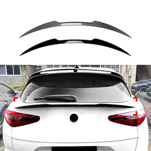 Alerón Trasero Alfa Romeo en Negro Piano con Textura de Fibra de Carbono, Estilo Ala, para Stelvio 2017 en Adelante - Product Image 1