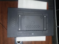 Monitor Industrial 4K de 32 Pulgadas con Retroiluminación LED de Alto Brillo, Pantalla Táctil Capacitiva de 10 Puntos, Resistente al Agua IP65, Montaje en Pared