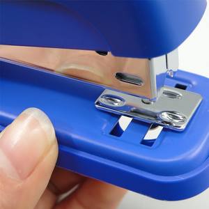 핫 세일 표준 24/6 사무실 문구 스테이플러 사용자 정의 플라스틱 스테이플러 A3 중형 25 페이지 스테이플러 엔그라파도라 - Product Image 3