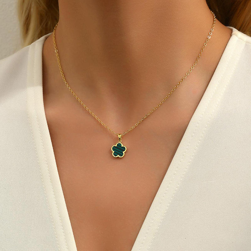 สีเขียว