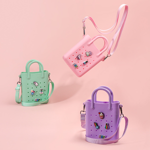 Sac bandoulière portable de mode en gros, étui de téléphone en silicone, sac de voyage croisé pour fille avec breloques DIY - Product Image 1