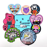 Patchs auto-adhésifs avec de nouveaux designs Patches de broderie personnalisés en gros de l'usine