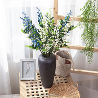 6 stuks kerstbessentakken met groene bladeren, rood wit blauwe bessen, takken voor thuisvakantiedecoratie