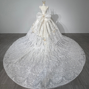 Robe de mariée longue moderne JFH134 avec col carré à pompons, broderies, dentelle, appliques en cristal, fleurs 3D et traîne chapelle - Product Image 2