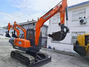 Excavadora de orugas mini Doosan DH60-7 DH55 usada de alta eficiencia, original de Corea, de segunda mano, con motor y engranajes, en venta. - Product Image 2