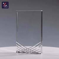 Trophées en cristal transparent de style sportif avec logo personnalisé en gros et cadeaux souvenirs pour la rentrée scolaire