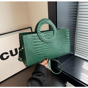 Sac à main bandoulière en PU de couleur unie, durable, imperméable, avec fermeture éclair, pour femmes, capacité 3L+, nouvelle mode 2025 - Product Image 4