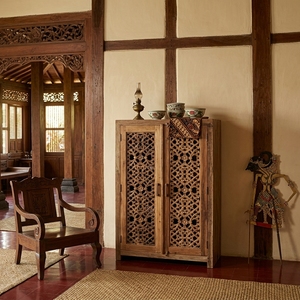 L'élégante armoire Layla avec 2 portes spacieuses combine un design moderne et une praticité pour le rangement. - Product Image 2