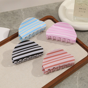 Fashion Classic Candy Color Geometric Stripe Pattern Resin Plastic Acrylic Claw Clip Custom <b>Large</b> Unisex Sweet Daily Hair Clips - Product Image 4