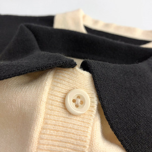 Phong cách rừng mùa xuân và mùa thu trẻ em áo len bé trai và bé gái hai nút sọc xuống cổ áo dệt kim áo giản dị - Product Image 2