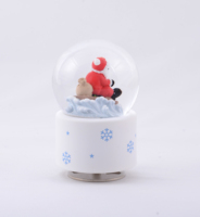 Boîte à musique en résine de 65 mm avec globe à neige, Père Noël sur une planche à roulettes, fonction rotative, pour la décoration de la maison, Noël