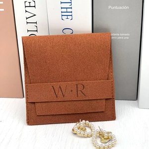 Bolsas de Joyería con Solapa y Logotipo en Relieve, de Microfibra Marrón, Marca JUNE Fashion - Product Image 2