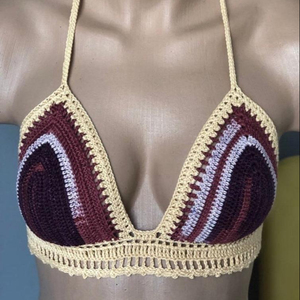 Top de bikini de ganchillo a la moda - Product Image 1