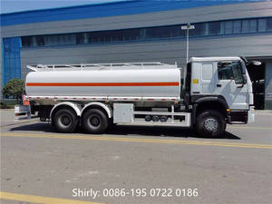 Camion-citerne de transport de mazout HOWO 6000 gallons 371HP camion-citerne de livraison de carburant en nouvel état - Product Image 2