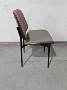 Chaises de salle à manger modernes, chaise de café en bois, revêtement en cuir PU, pieds en métal pour la maison et les restaurants - Product Image 4