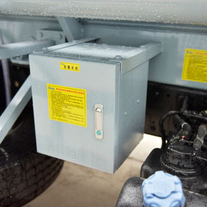 Ventes directes d'usine de haute qualité camion-citerne de transport de marchandises corrosives de grande capacité - Product Image 6