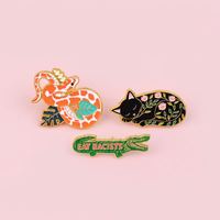 Broches en métal en gros, motifs dessin animé mignons (Crocodile, Chat Noir, Serpent), badges créatifs personnalisés avec impression UV pour vêtements