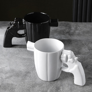 Mug à café en céramique MSH Unique 330 ml avec poignée en forme de pistolet 3D pour un cadeau de la fête des pères - Product Image 3