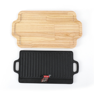 Piastra per Griglia in Ghisa a Doppia Faccia con Vassoio di Servizio in Legno, Piastra Reversibile con Doppio Manico per Cottura su Fornello e BBQ - Product Image 3