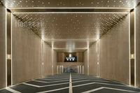 Panneau de plafond perforé d'éclairage à LED Carreaux de plafond colorés personnalisés en métal perforé avec éclairage à LED Plafond troué en aluminium avec éclairage