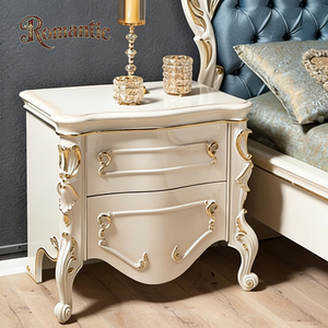 Set <span class=keywords><strong>Letto</strong></span> Matrimoniale <span class=keywords><strong>Grande</strong></span> in Legno Massello Bianco e Oro, Stile Classico Europeo, Adatto per Camere <span class=keywords><strong>da</strong></span> <span class=keywords><strong>Letto</strong></span> e Uso Alberghiero di Alta Gamma. - Product Image 4