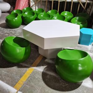 Grande sculpture abstraite en fibre de verre personnalisée, style art populaire, pour extérieur, jardin, avec table et siège intégrés, imperméable, peinte à la main, colorée, pour les loisirs - Product Image 3