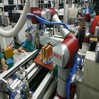 Bras robotisé collaboratif JAKA Cobot 6 axes de JAKA Zu18 pour l'inspection de la qualité des produits électroniques 3C, charge utile 18 kg, IP54